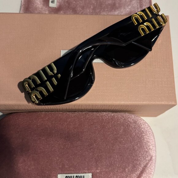 Miu Miu Sunglasses - Picture 2 of 10